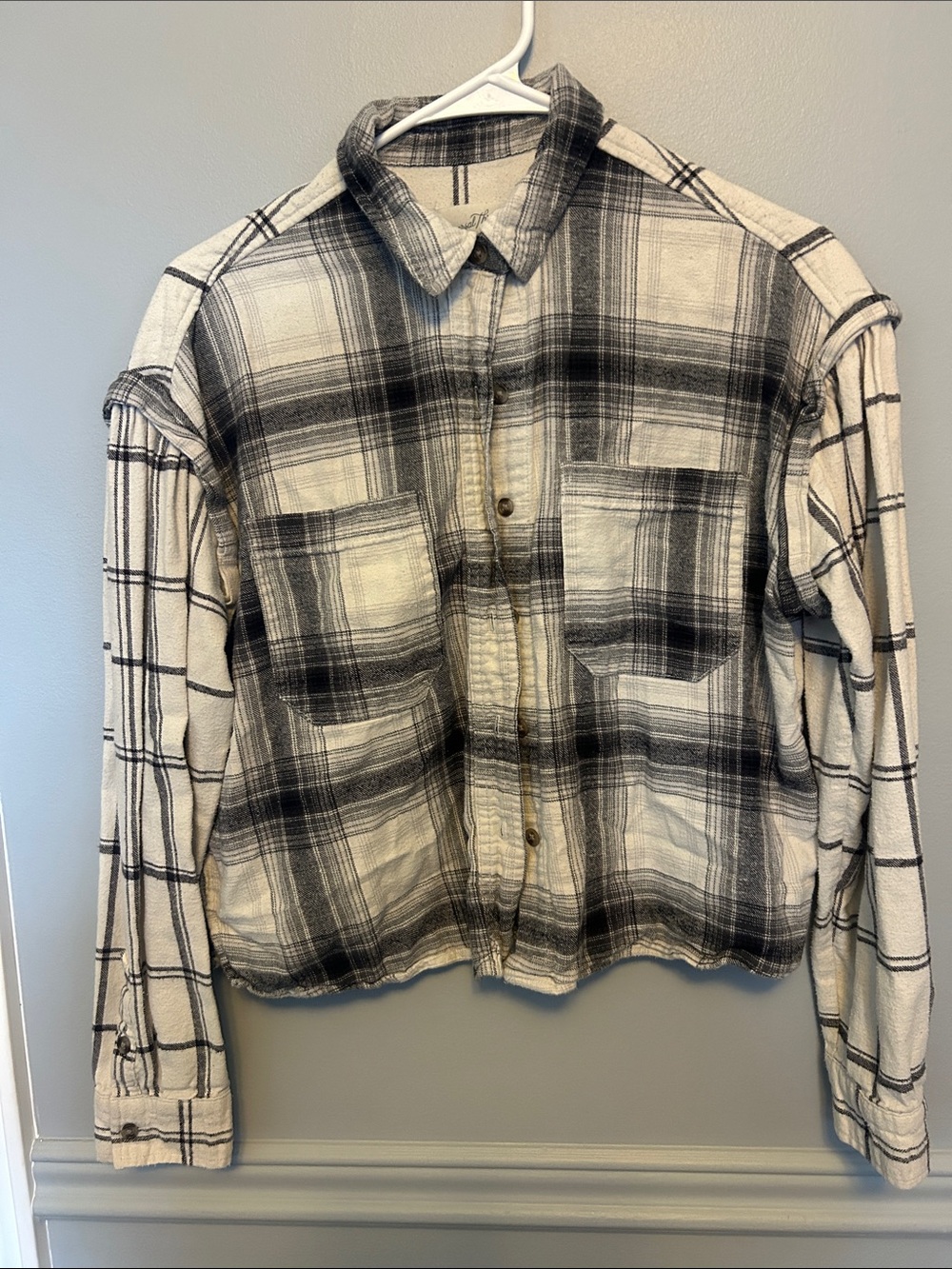 Universal Thread Black and Cream Plaid Button-Up Shirt
